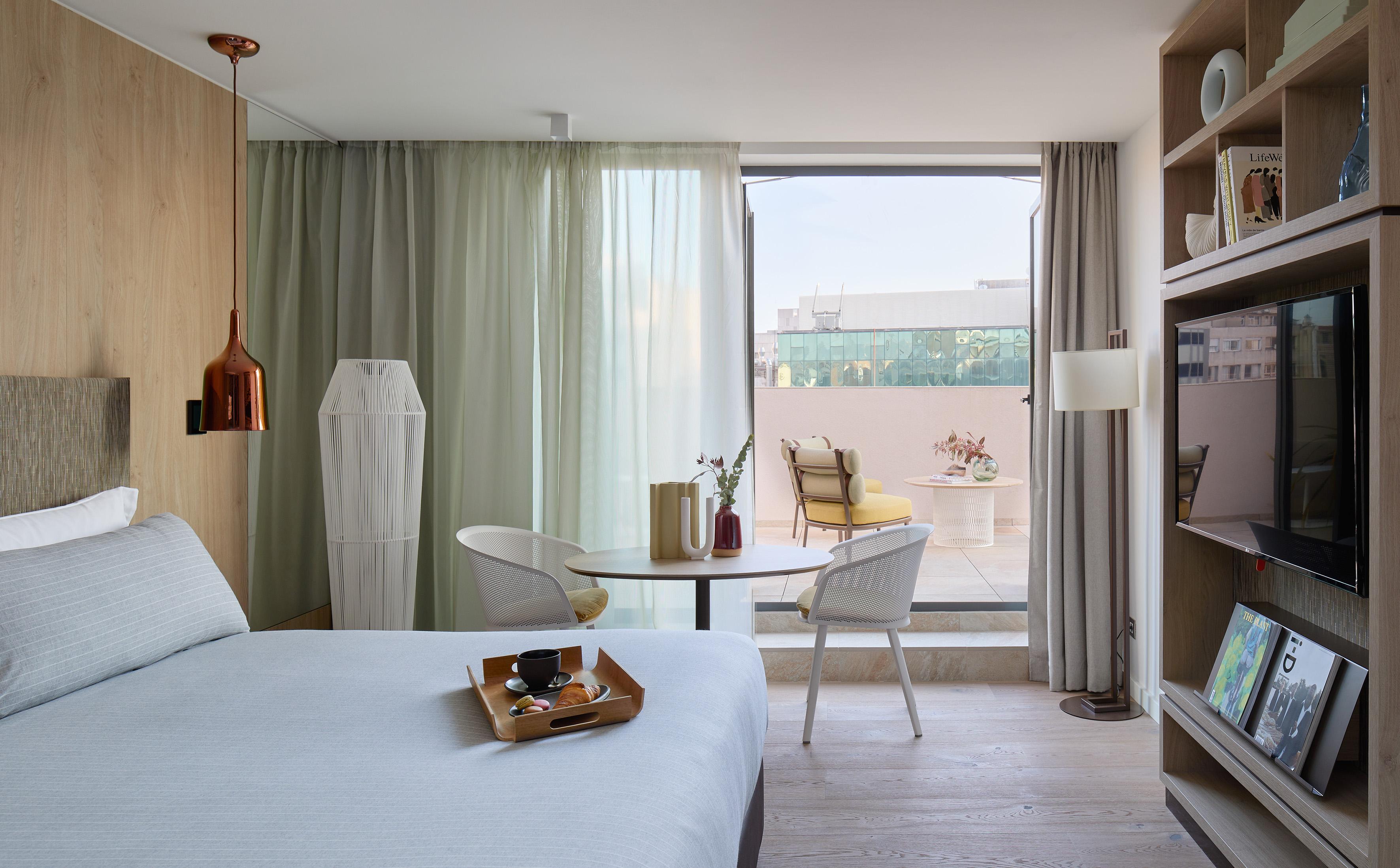 Me Barcelona Hotel Exterior photo Deluxe room