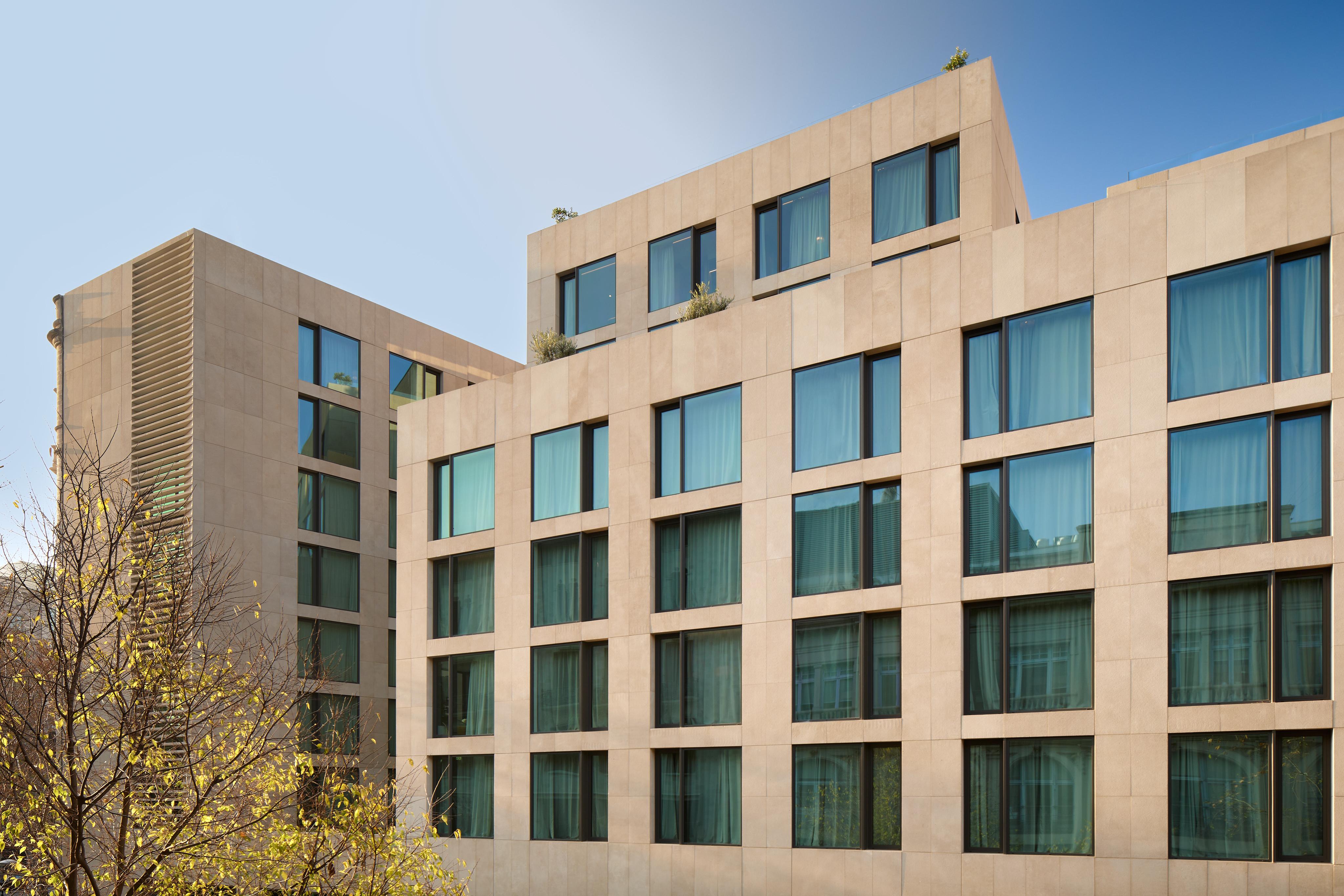 Me Barcelona Hotel Exterior photo The new building of the London Business School