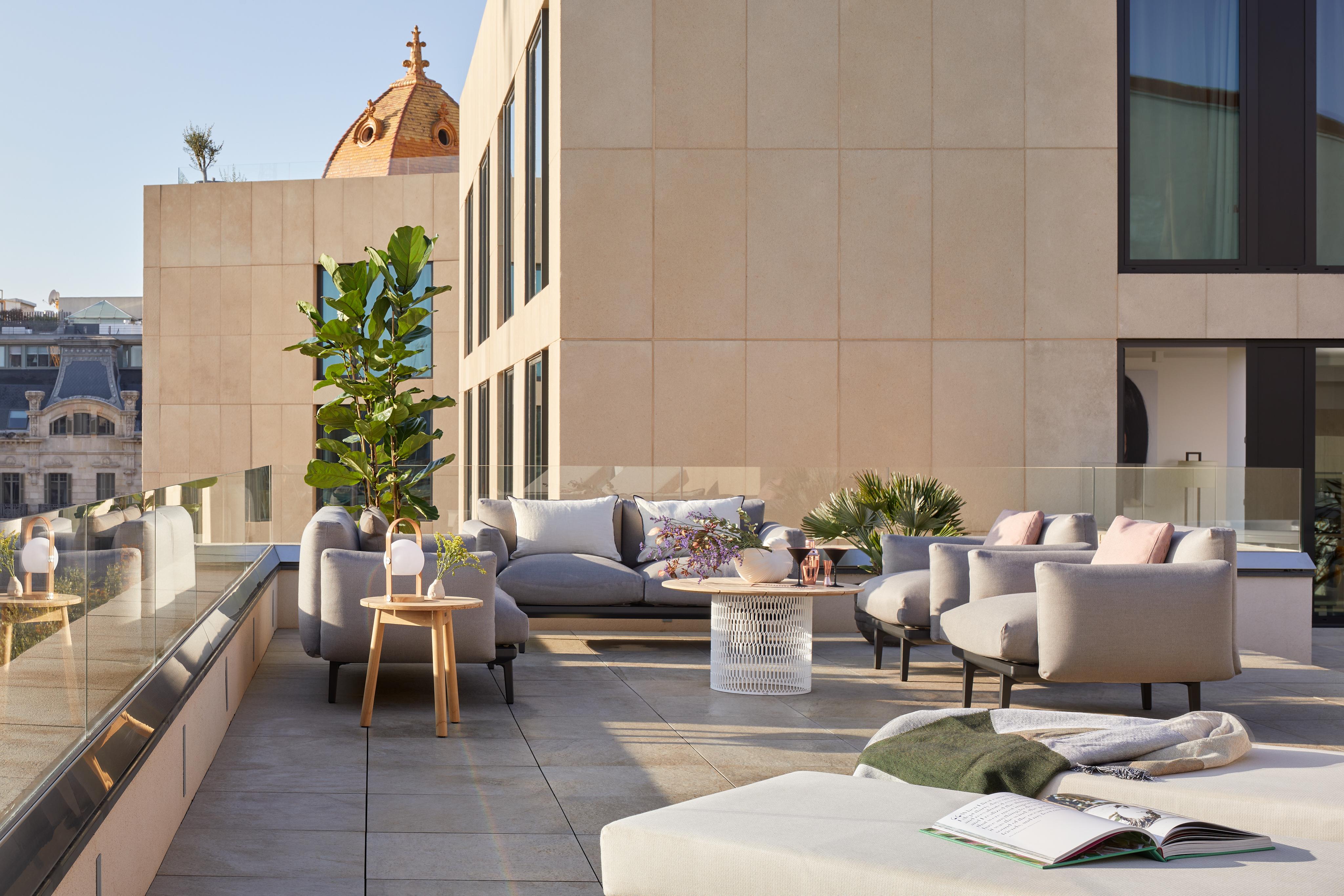 Me Barcelona Hotel Exterior photo The rooftop terrace
